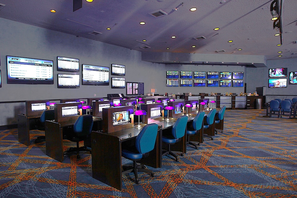 Edgewater Hotel Casino 46/58