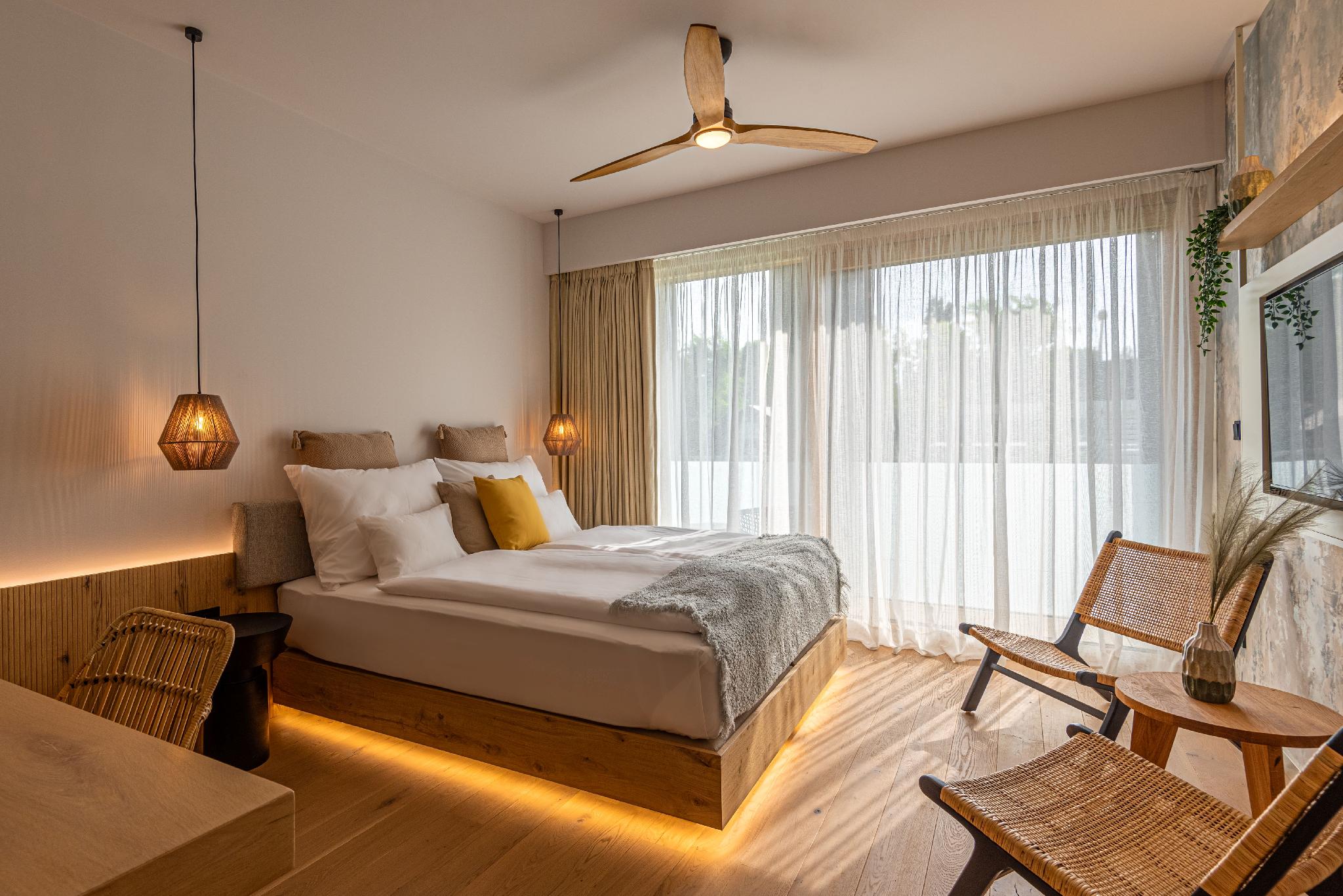 REED Luxury Hotel by Balaton (REED Boutique Hotel & Bistro) 4/25