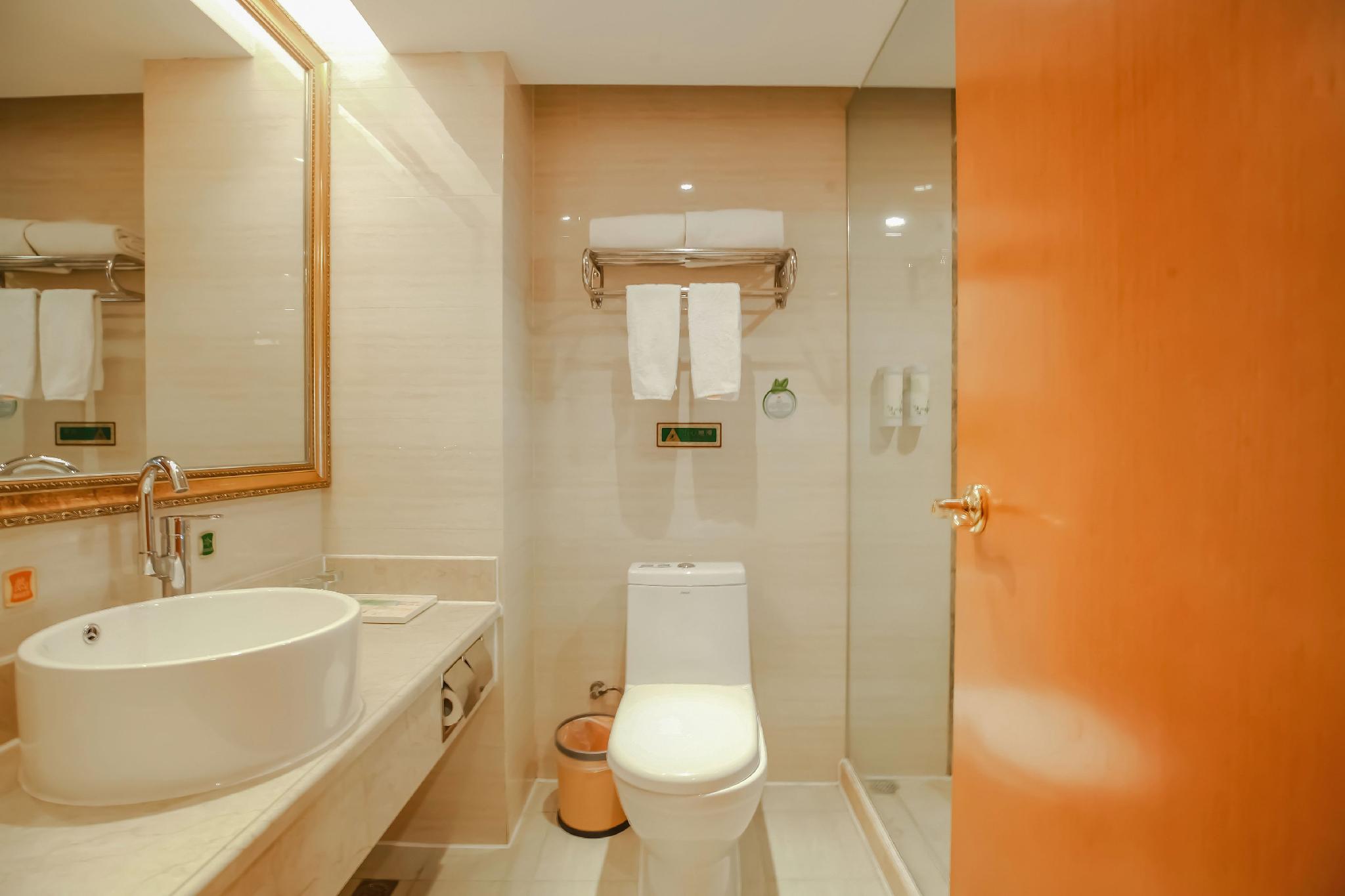 Vienna Hotel (Guiyang Huaguoyuan) 51/55