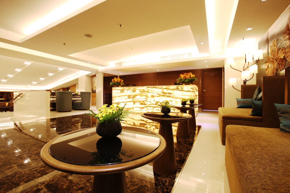Ramada by Wyndham Bangkok Sukhumvit 11 74/83