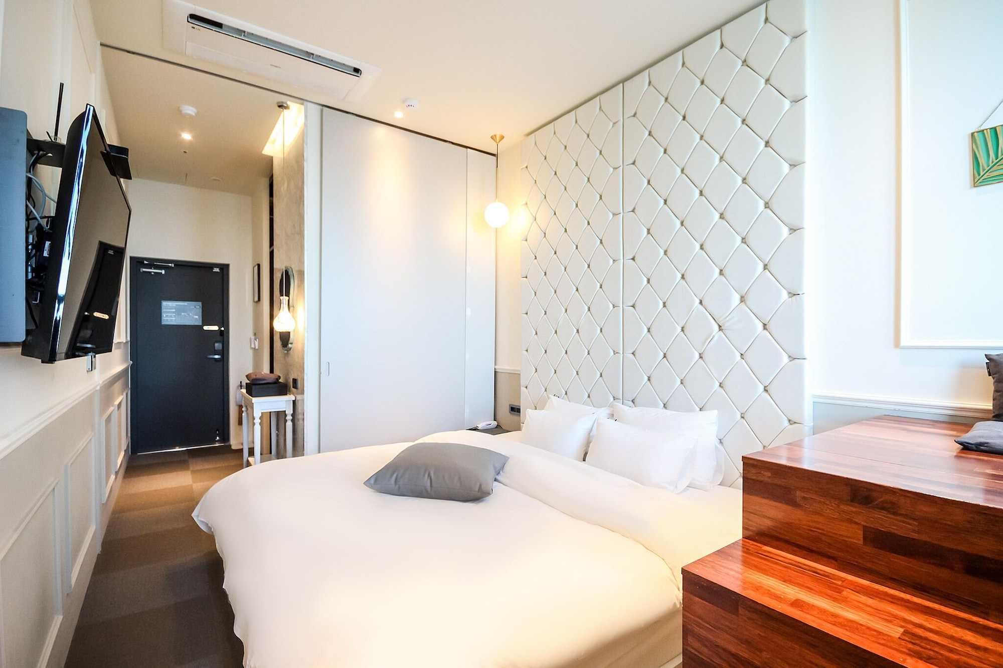 Bridge, Ocean, King Bed، H Avenue 8/10