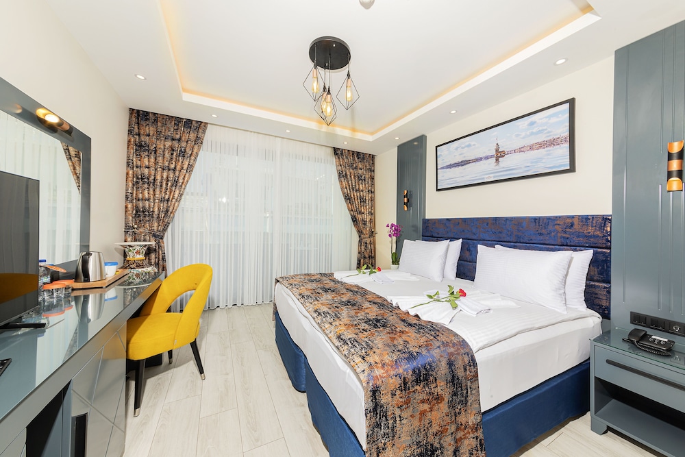 The Magnaura Palace Hotel 27/87