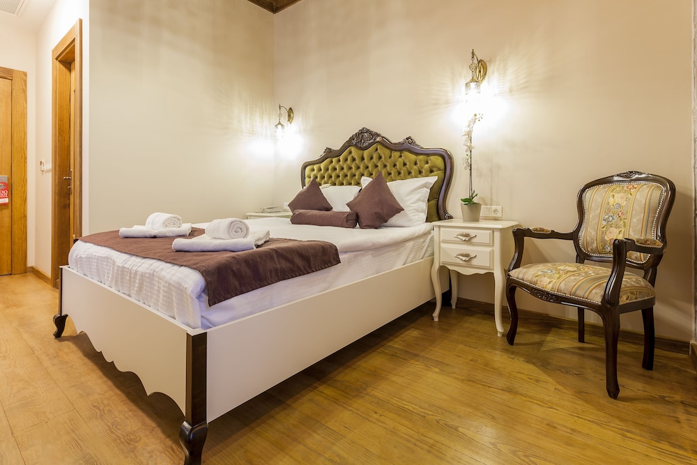 1 BEDROOM, DELUXE, DOUBLE BED, GARDEN VIEW