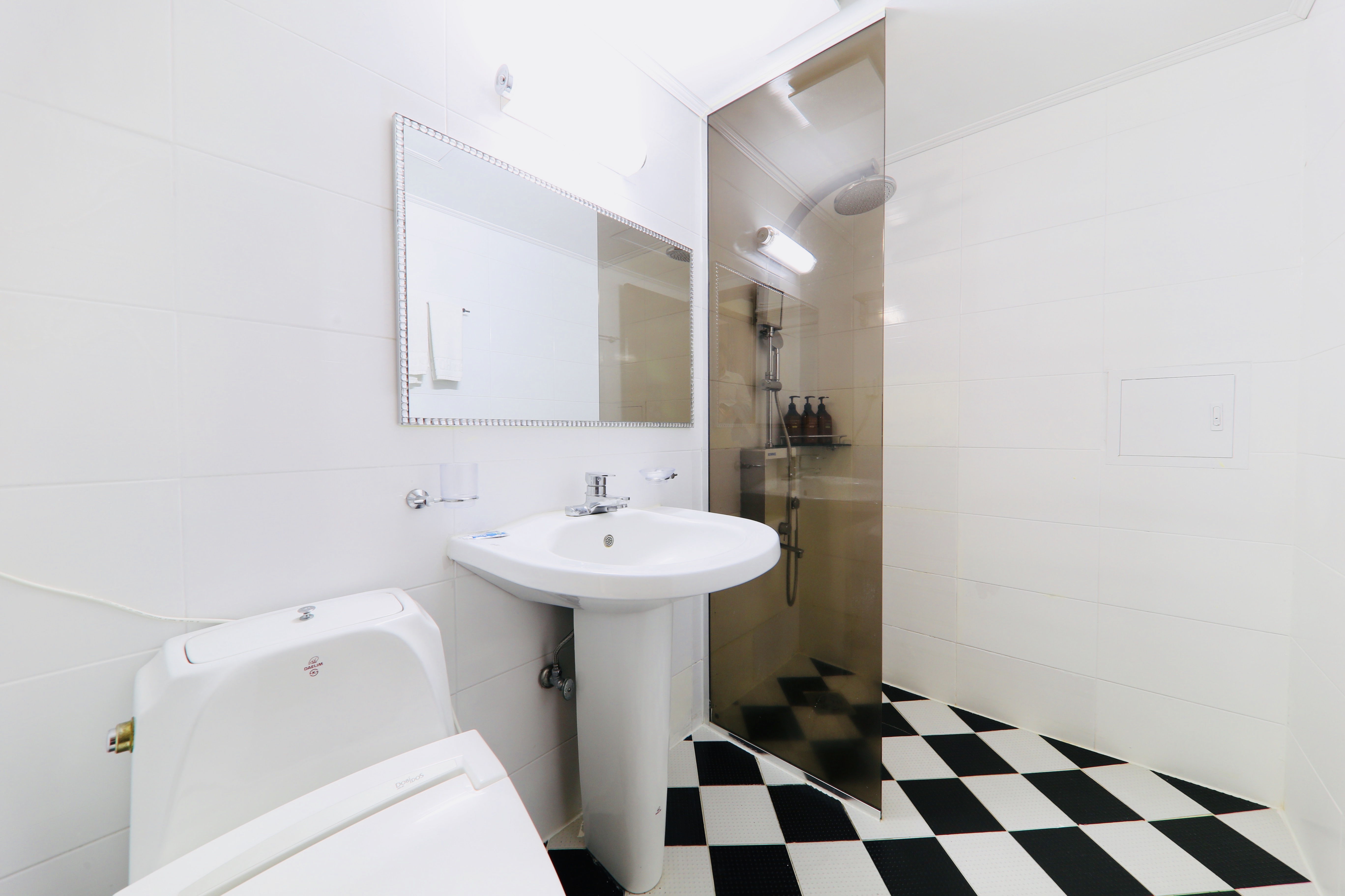 غرفة قياسية ثلاثية، Gallery Hotel Be 4/4