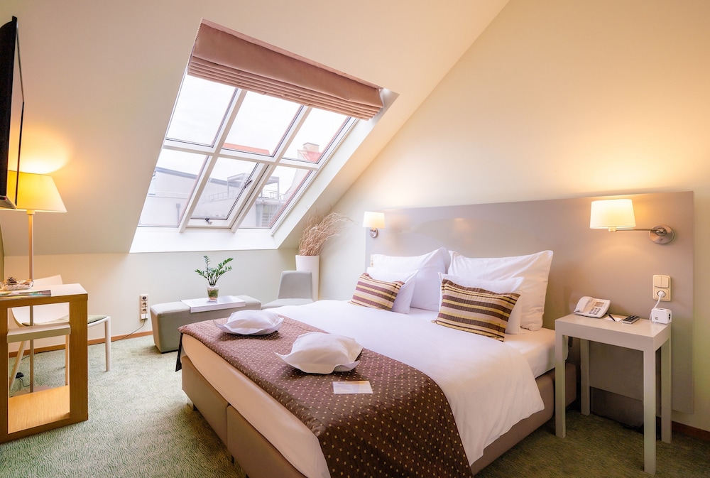 Deluxe, Twin Beds, Grandium Hotel Prague 6/10