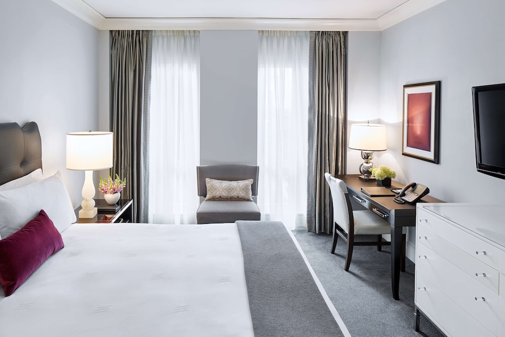Waldorf Astoria Chicago 8/99