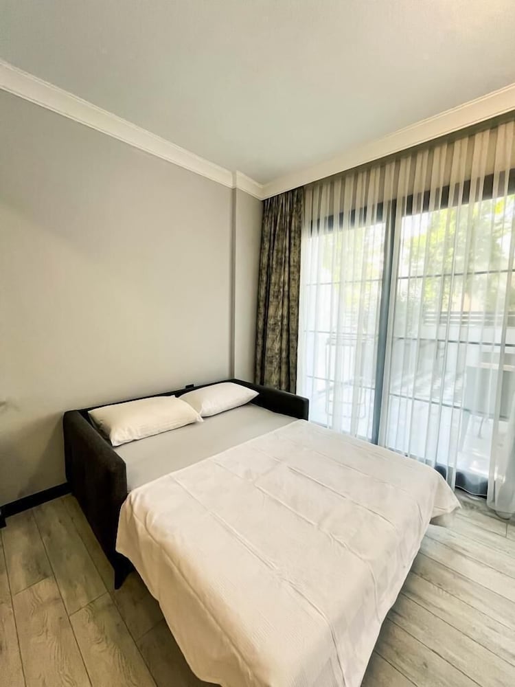 Ida Hotel 22/77
