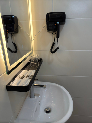 Maca Hotel by Sky Hive 8/11