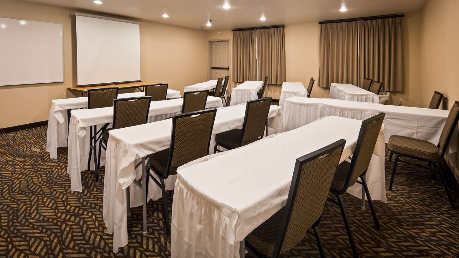 Best Western Palm Court Inn 13/17