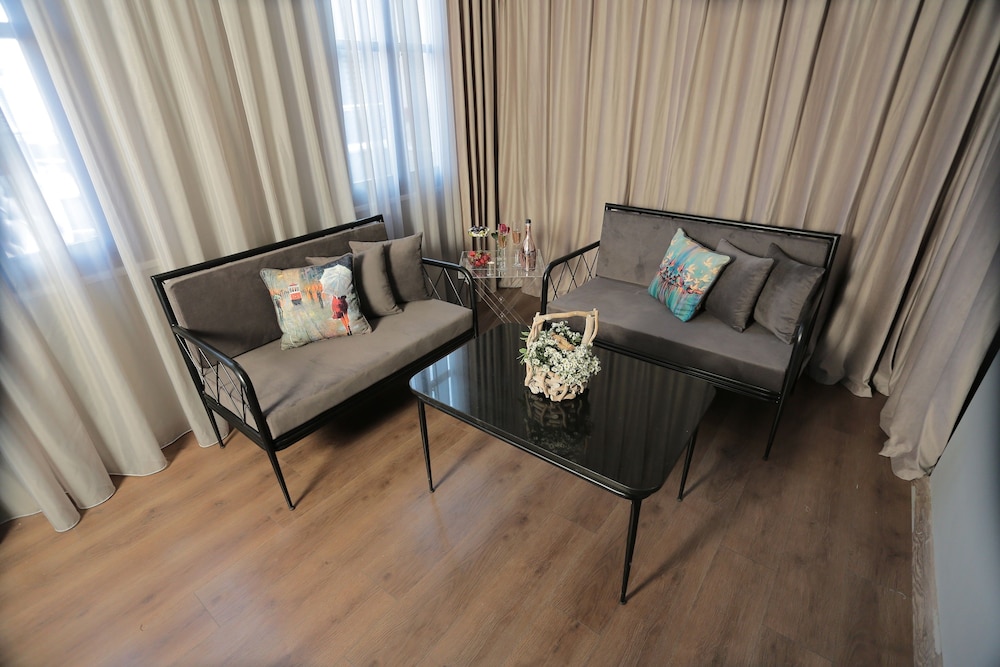 Ferman Pera Hotel 42/65