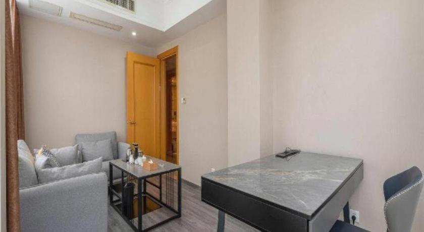 Vienna Hotel(Guangzhou North Railway Station Huaguoshan Subway Station Store) 23/45