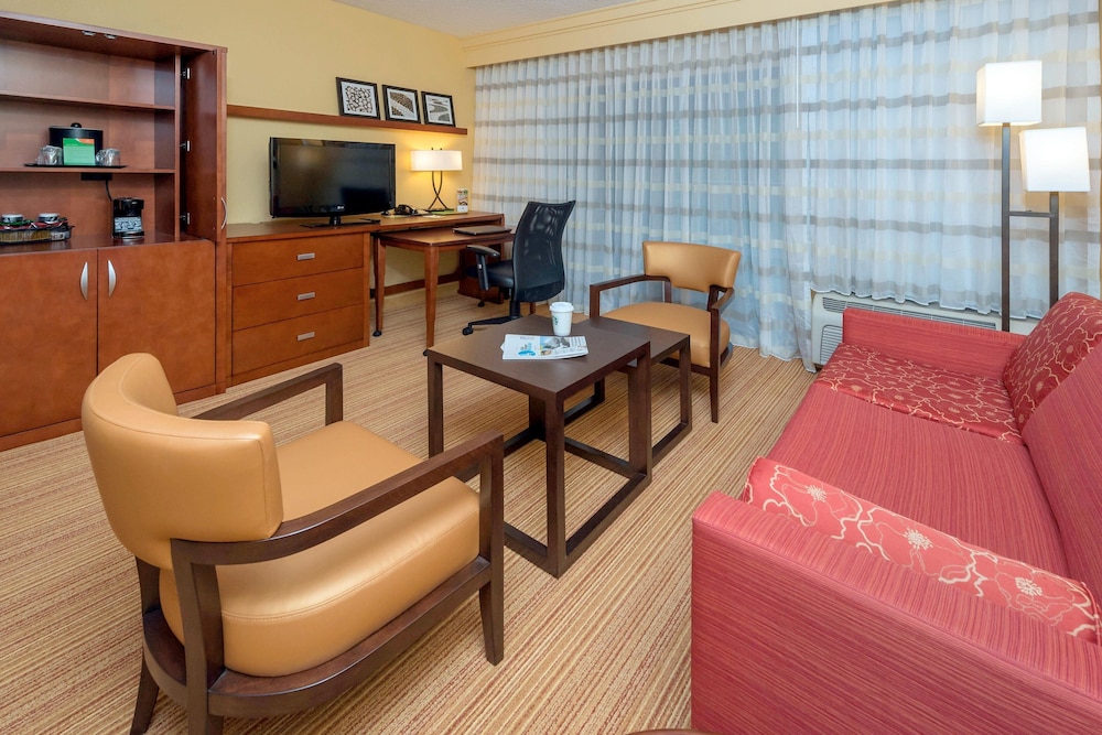 Courtyard By Marriott Winston-Salem Hanes Mall 40/66