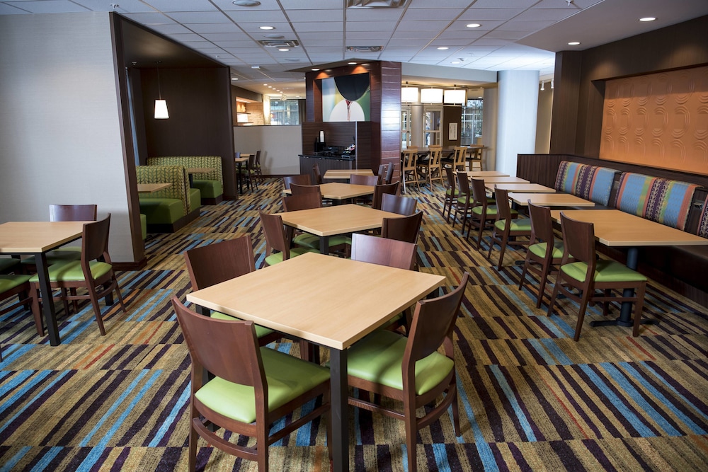 FAIRFIELD INN & SUITES CINCINNATI UPTOWN/UNIVERSITY AREA 40/50
