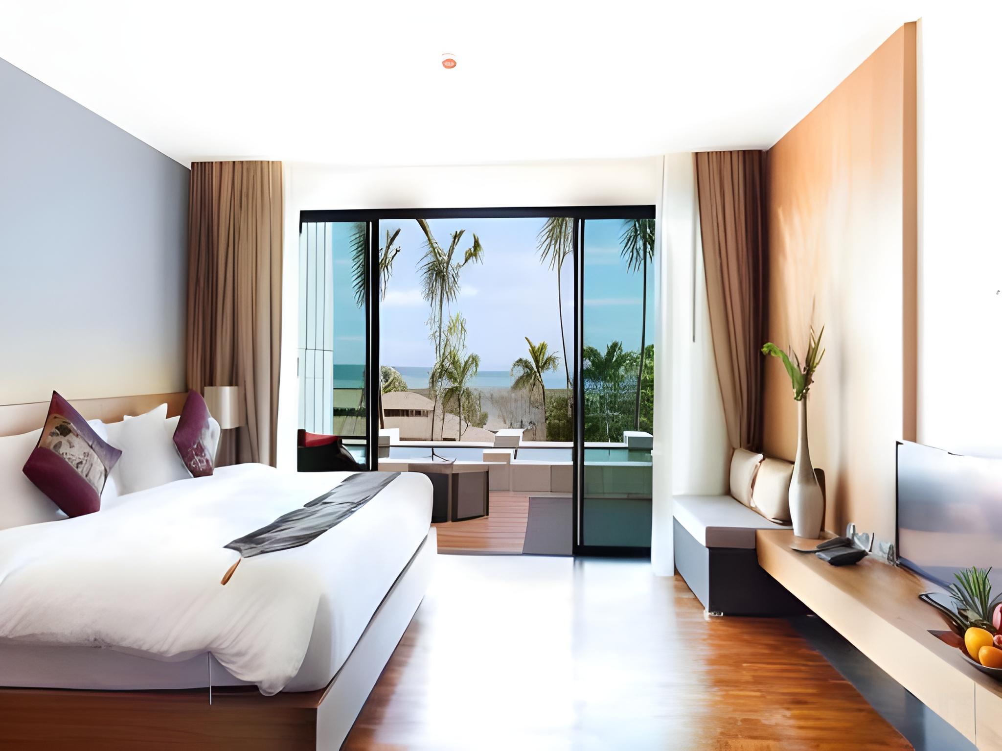 Deluxe, Executive, Suite, Pool Access