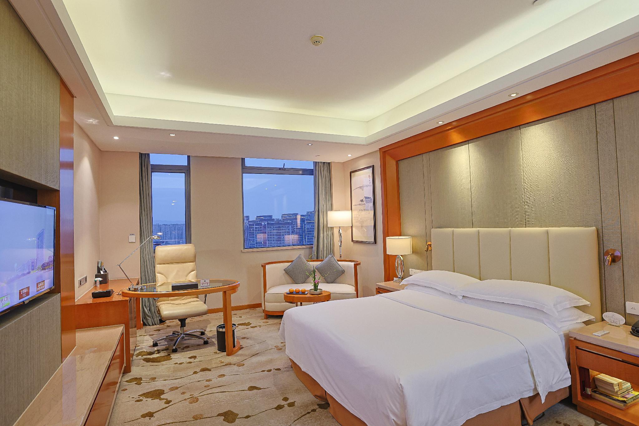 Room, King Bed, City View