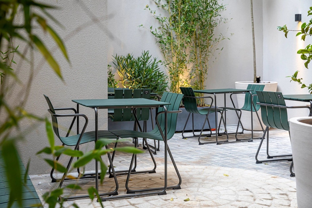 Dantan Hotel 41/46