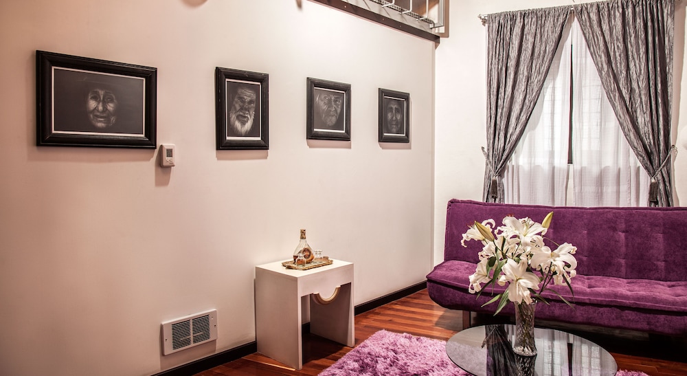 ANDEAN WINGS BOUTIQUE HOTEL 31/35