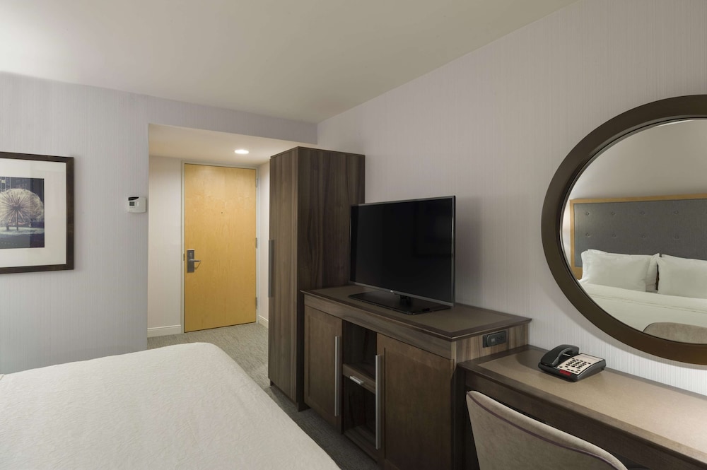 Hampton Inn Manhattan Times Square South 17/37