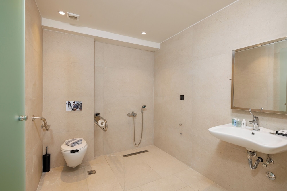 Deos Luxury Suites 49/50
