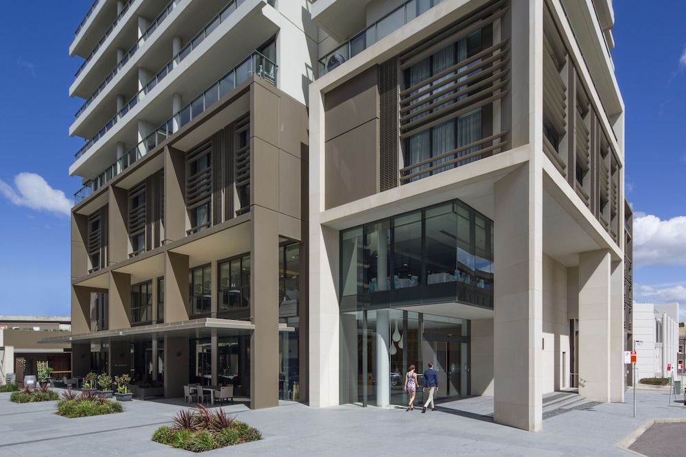 Novotel Newcastle Beach Hotel 65/73