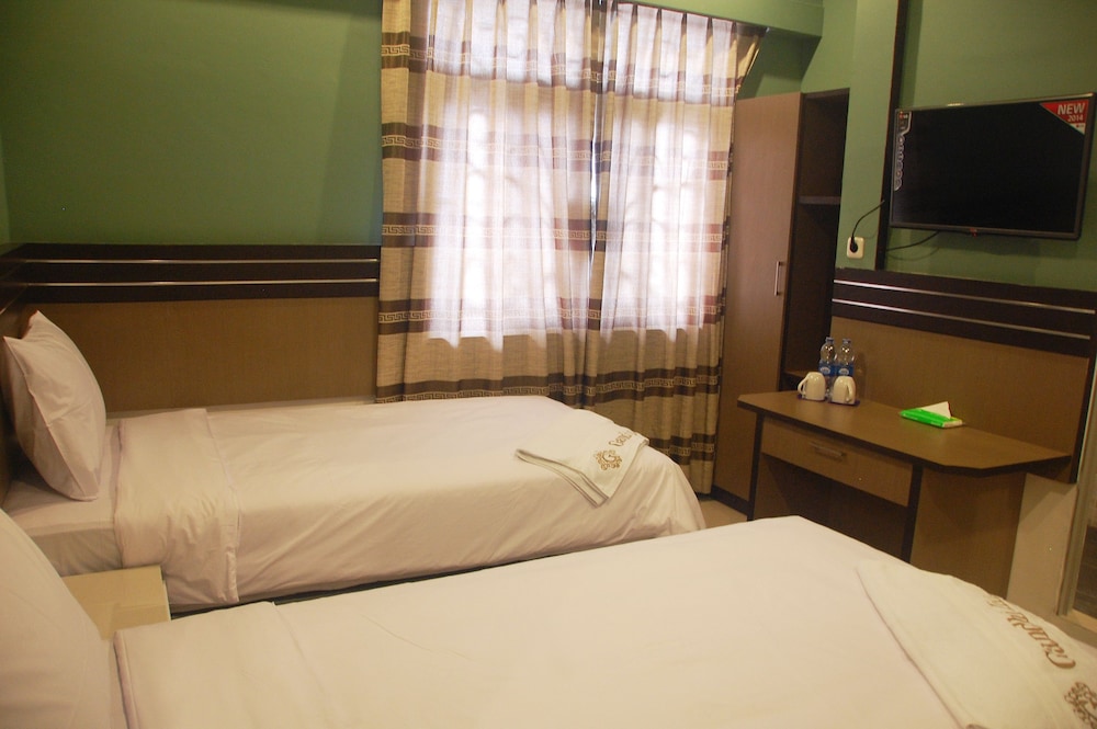 Gandhi Inn 18/45