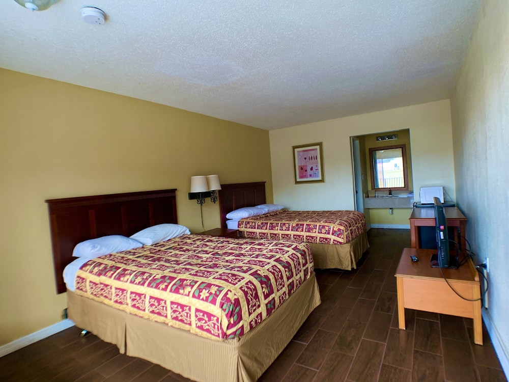 La Vista Inn 10/23