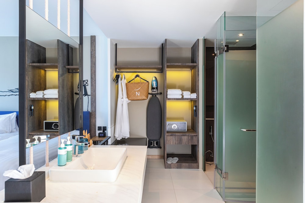 NOVOTEL KOH SI CHANG 40/41