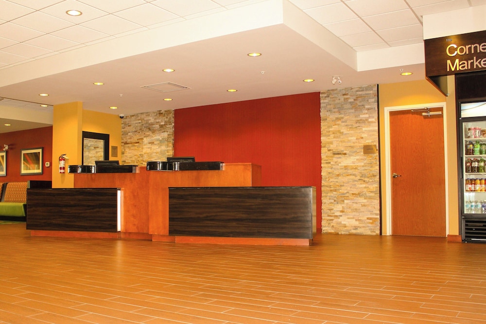 Fairfield Inn And Suites Toronto Mississauga 2/28