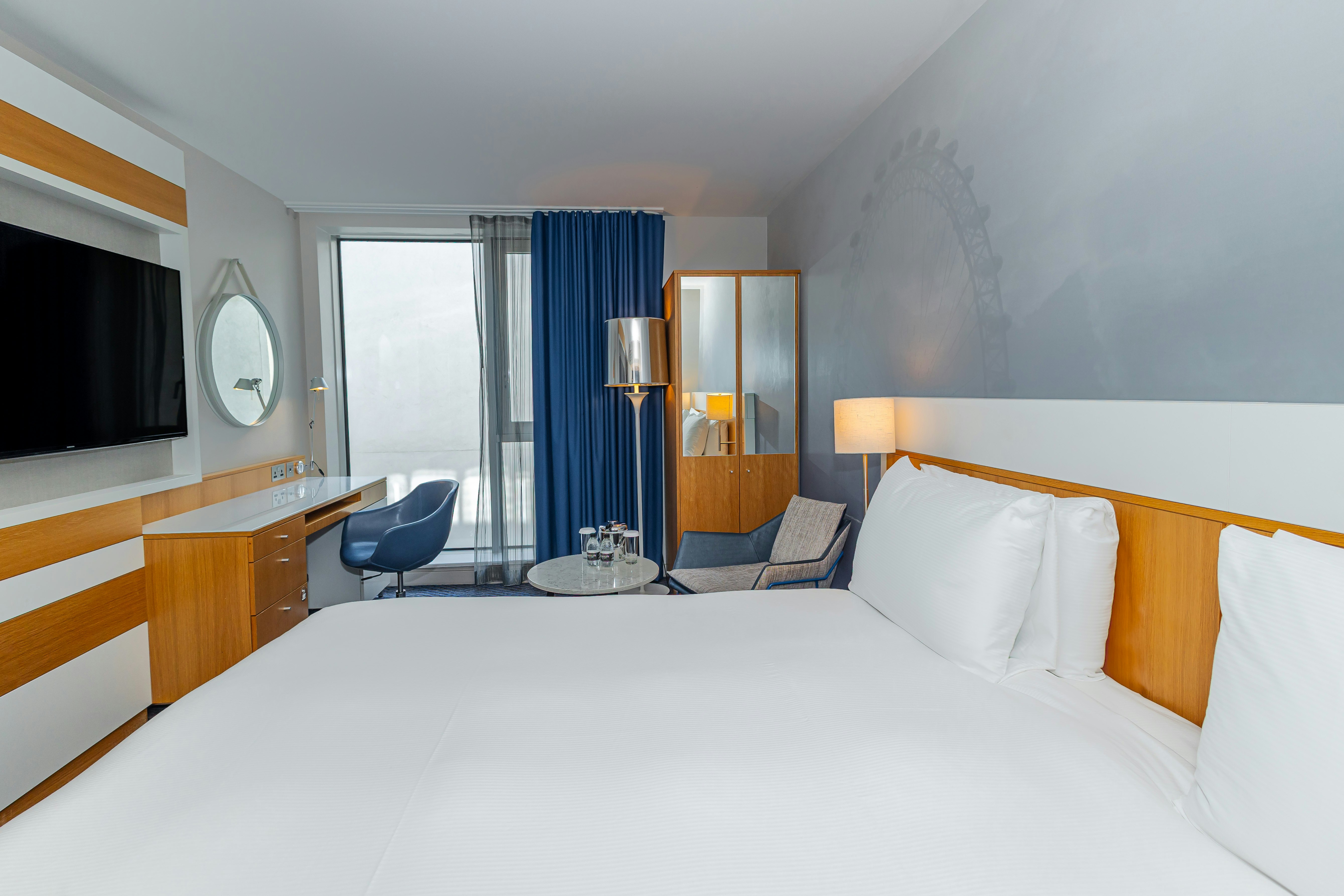 Atrium, Suite, King Bed