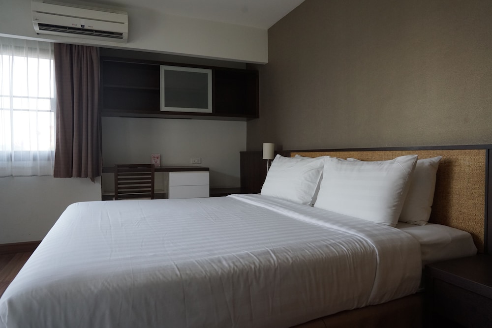 The Grand Napat 12/61