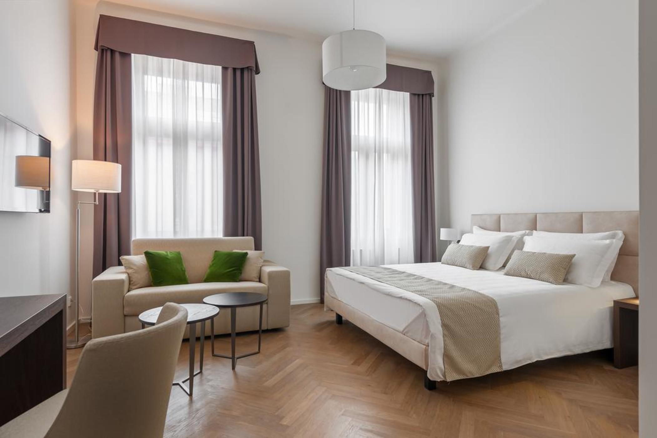 limehome Prague Halkova 3/32