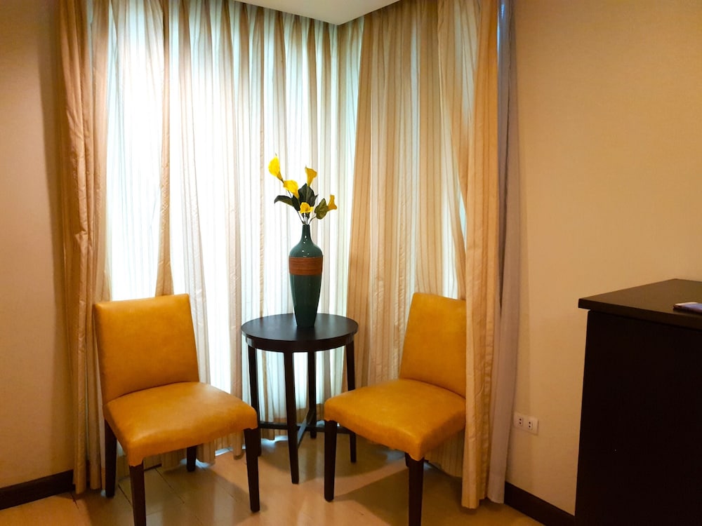 Festive Hotel Makati 41/60