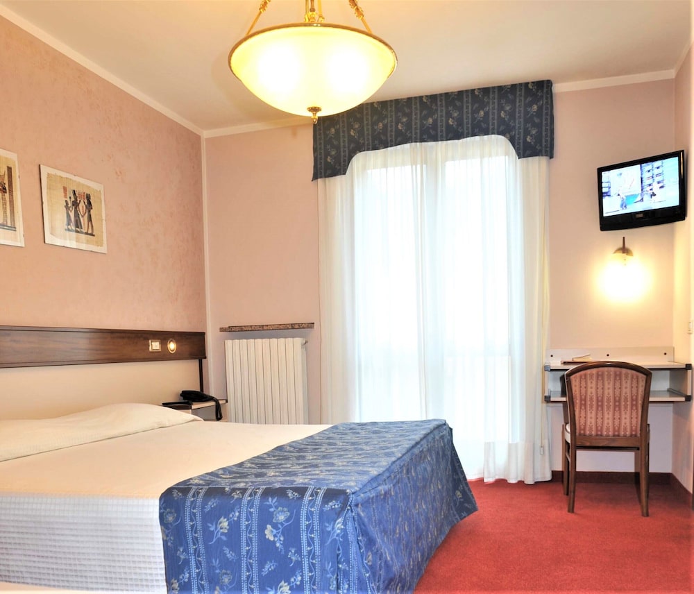 Hotel Papa 24/51