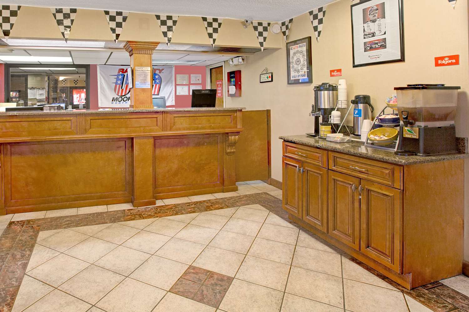 Days Inn by Wyndham Mooresville Lake Norman 4/16