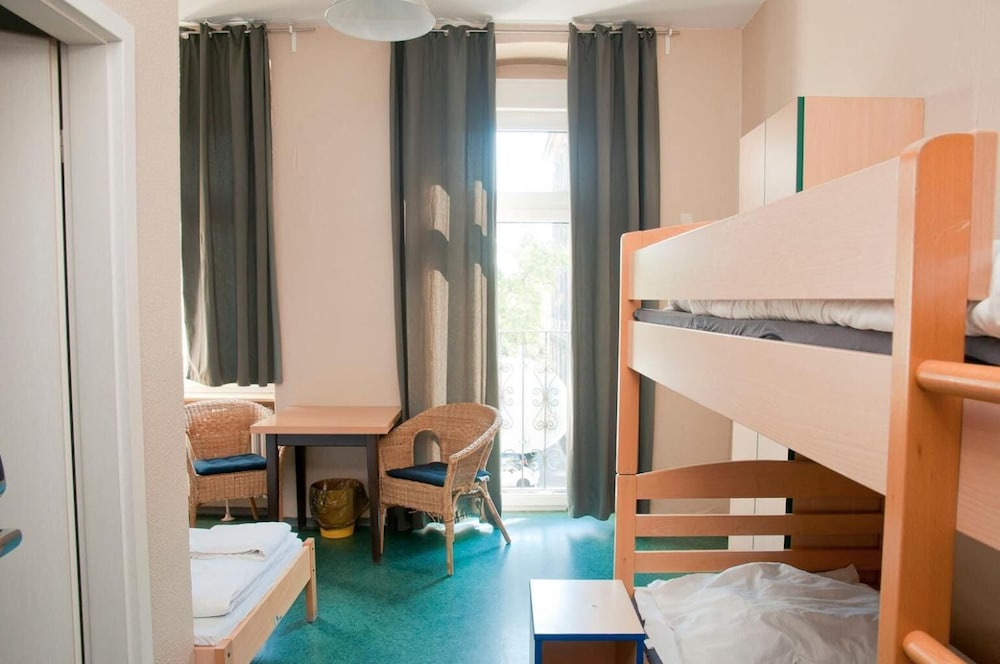 Happy Hotel Berlin 42/50