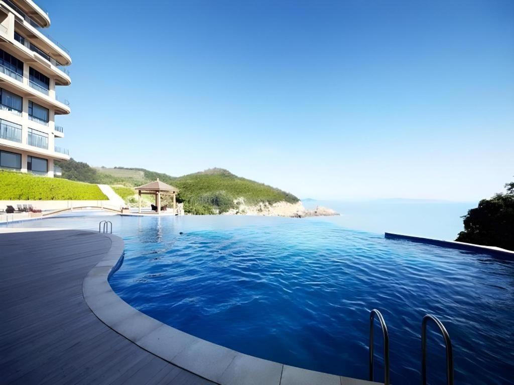 Golden Coast New Century Resort Wenzhou 58/59
