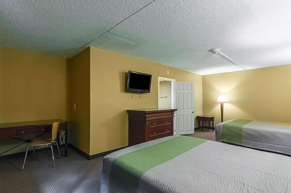 LoneStar Inn & Suites 19/51