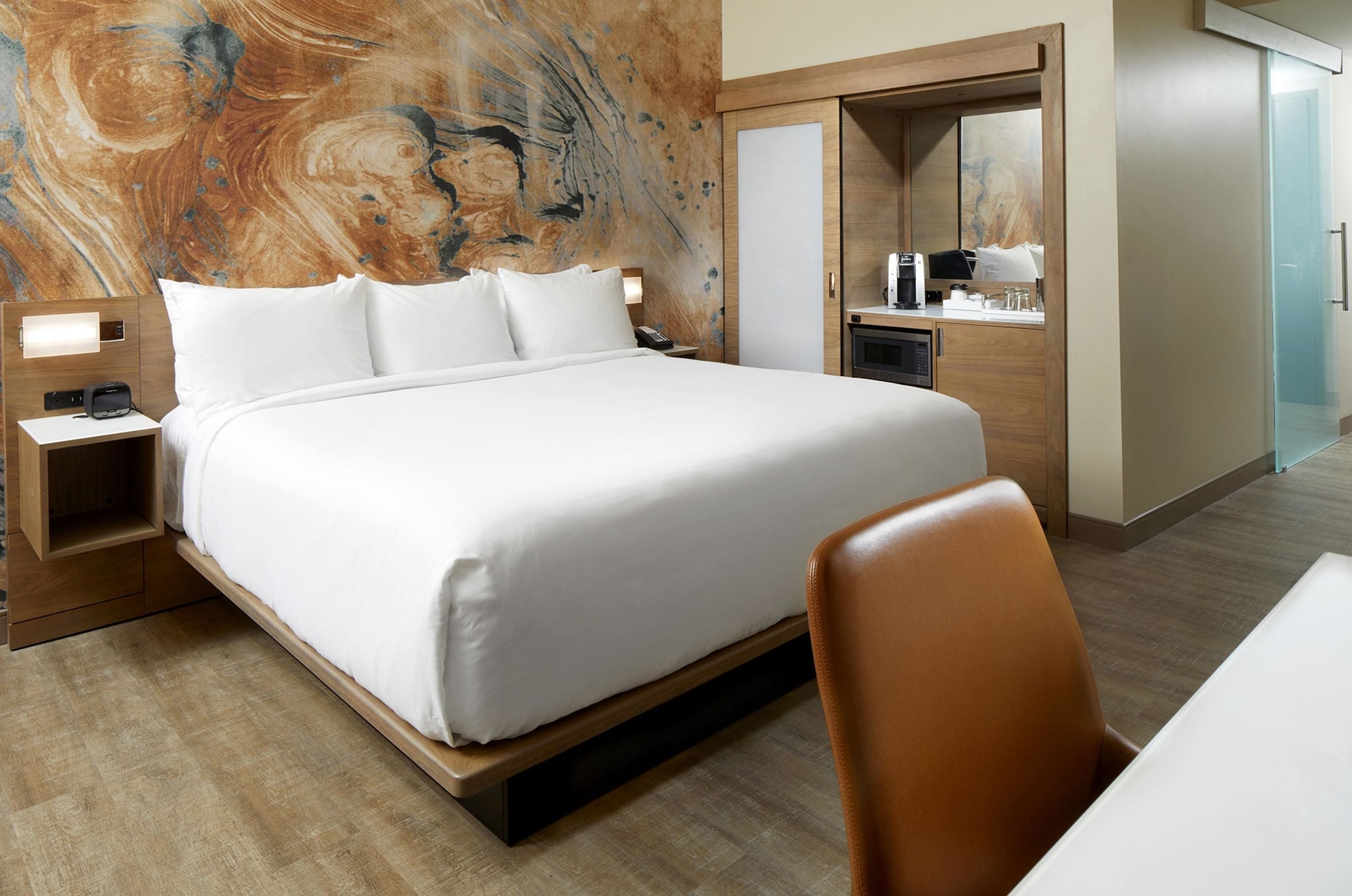 ROOM, KING BED, ACCESSIBLE
