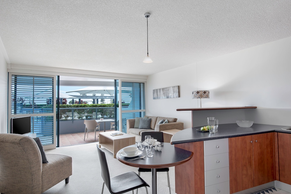 Mantra Mooloolaba Beach 50/72