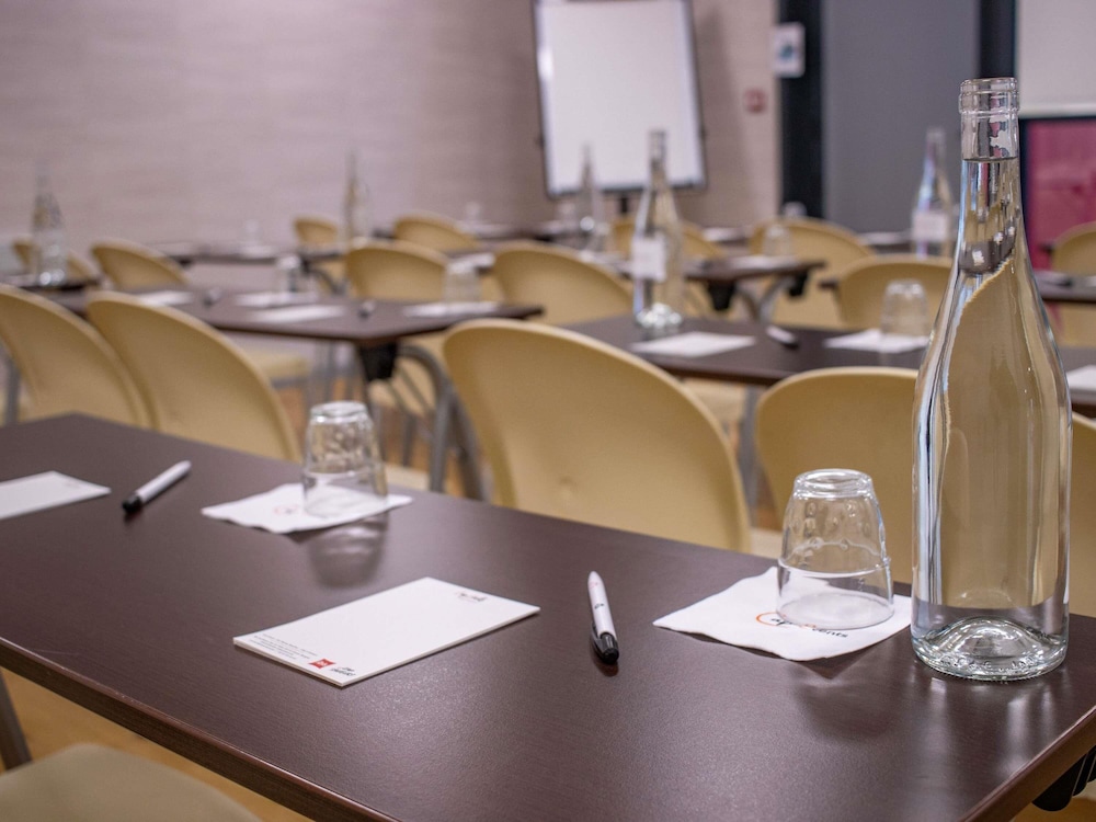 Ibis Rennes Beaulieu 32/68
