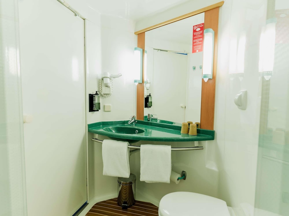 IBIS BARCELONA MOLINS DE REI 67/67