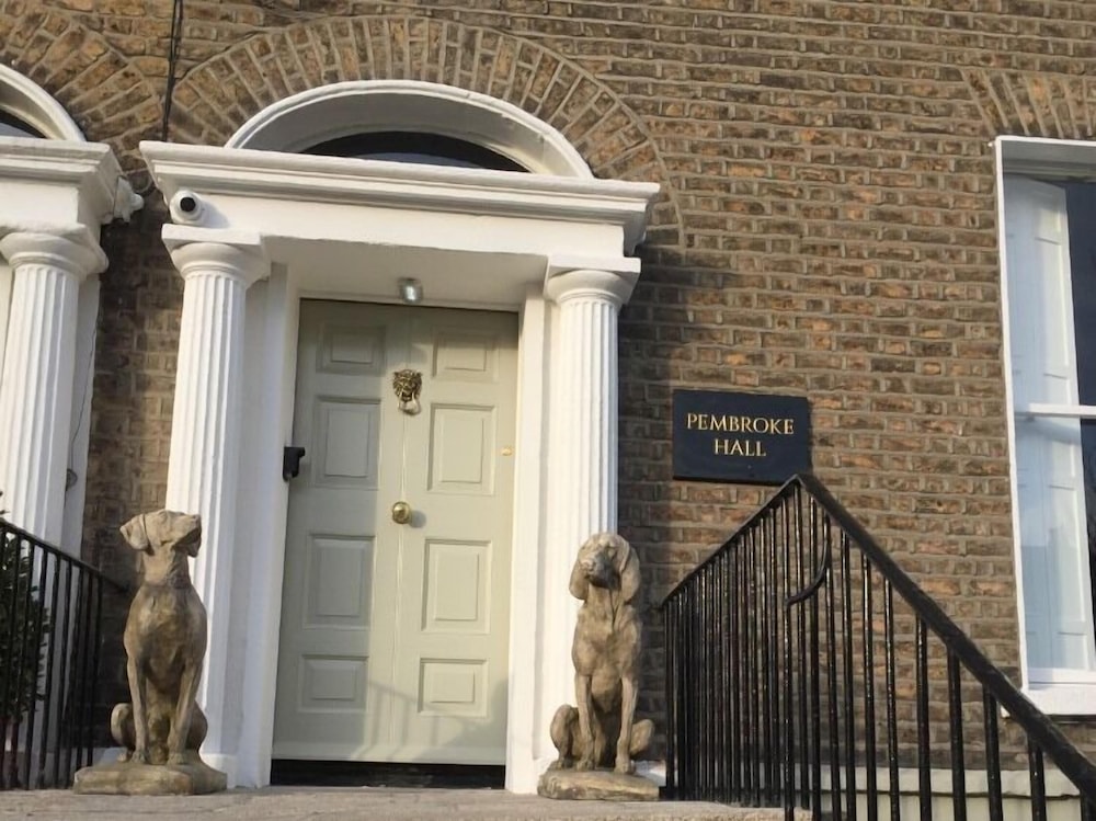 Pembroke Hall 7/50