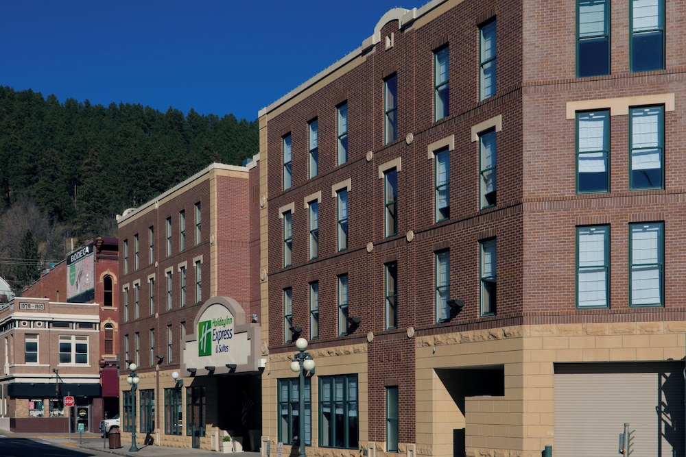Holiday Inn Express And Suites Deadwood Gold Dust Casino 9/78