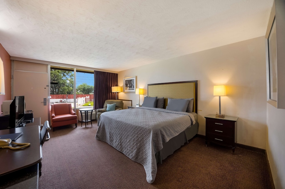 Travelodge by Wyndham Oakley 24/63