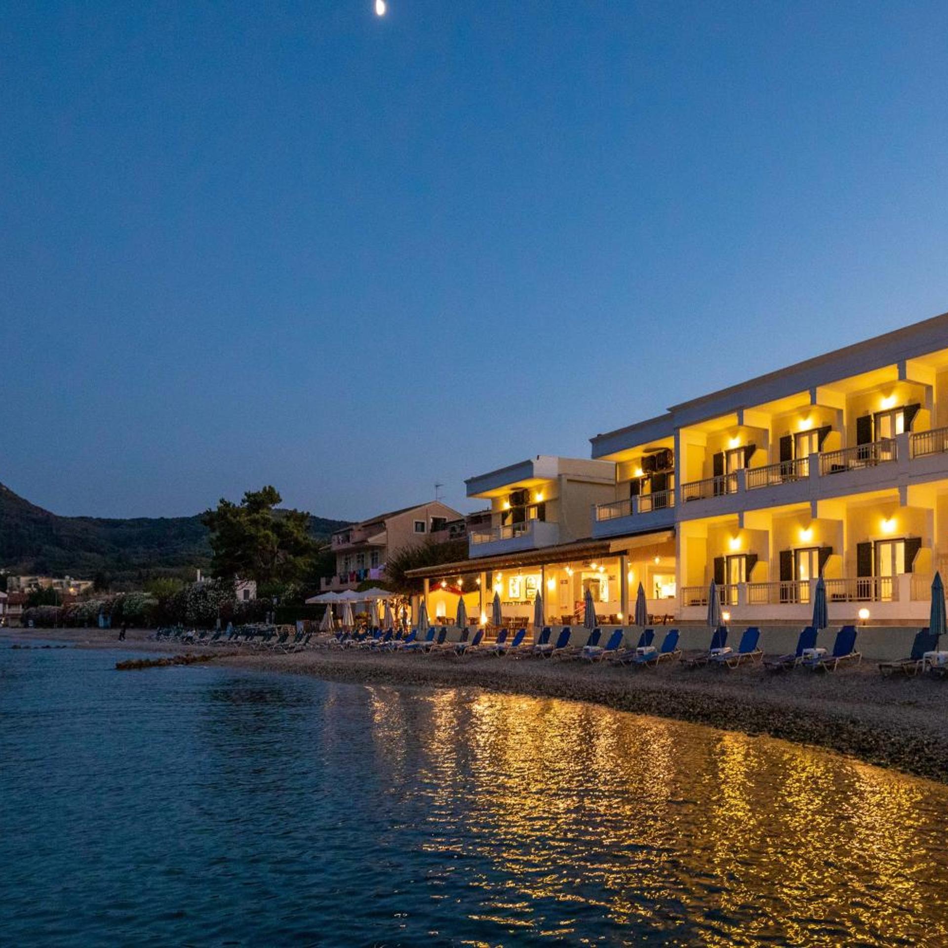 Rossis Beach Hotel 50/58