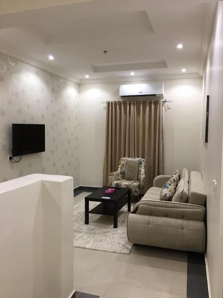 شقق ديور إن الفندقية(Dior Inn serviced apartments) 19/27
