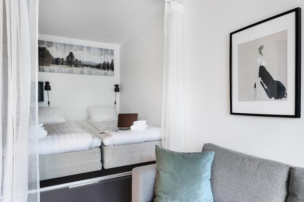 HOOM Home & Hotel Sollentuna 9/23