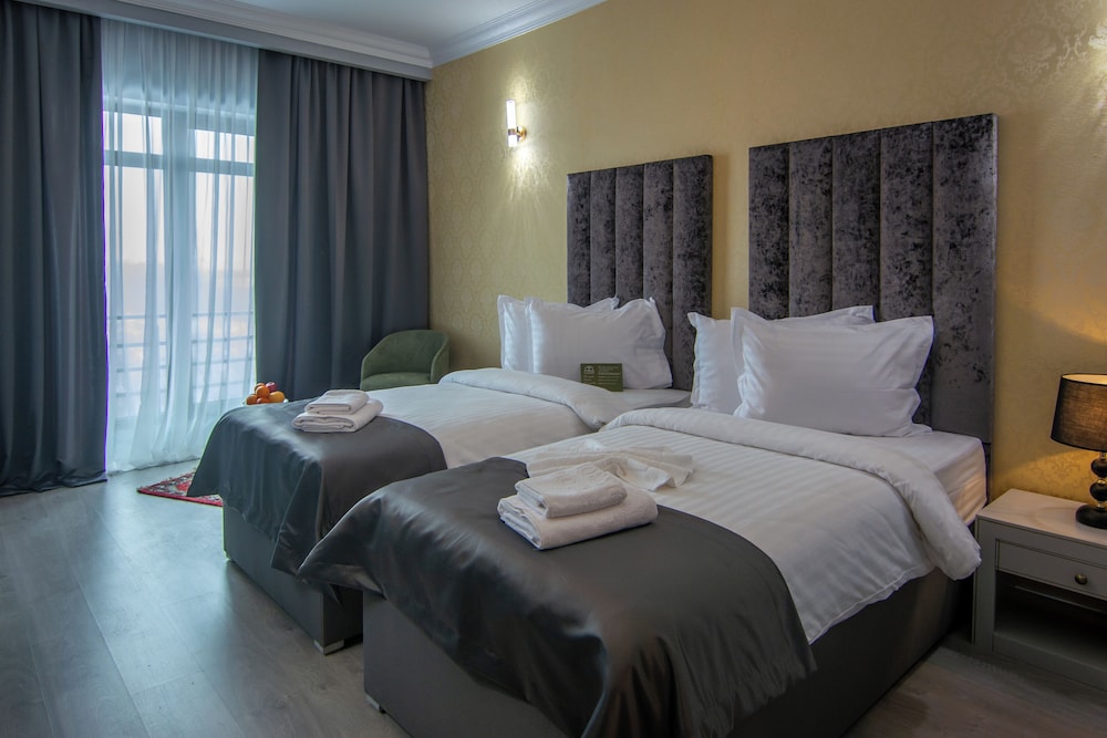 PHOENICIA EXPRESS HOTEL 16/49