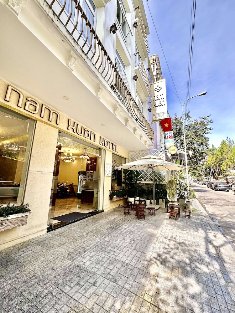 Nam Xuan Premium Hotel 5/68