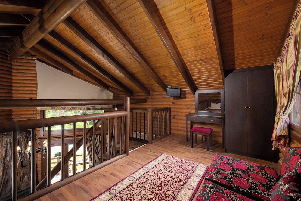Natura Chalets 24/55